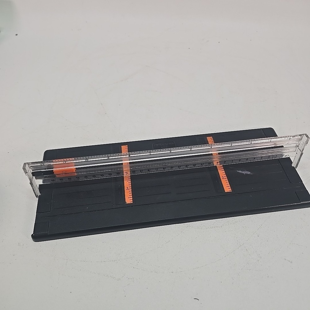 Fiskars Paper Trimmer 12" Portable Craft Cutter With Ruler Guide - Picture 6 of 10
